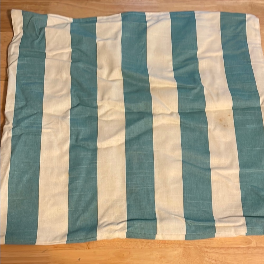 18 inch Pillow Cover with Zipper Enclosure